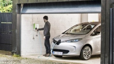 Comment recharger son véhicule électrique à la maison ?