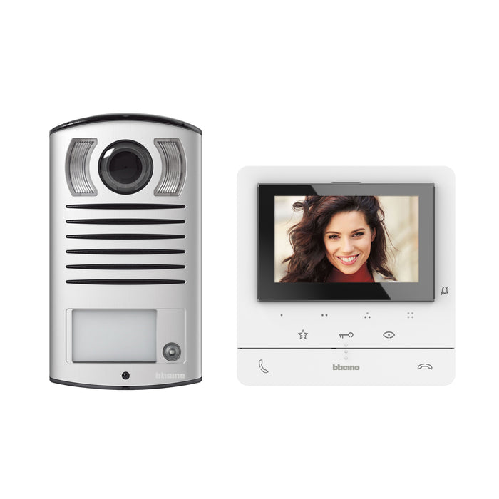 Bticino Kit portier vidéo couleur Classe 100 écran 5 pouces et boucle inductive Blanc 364618